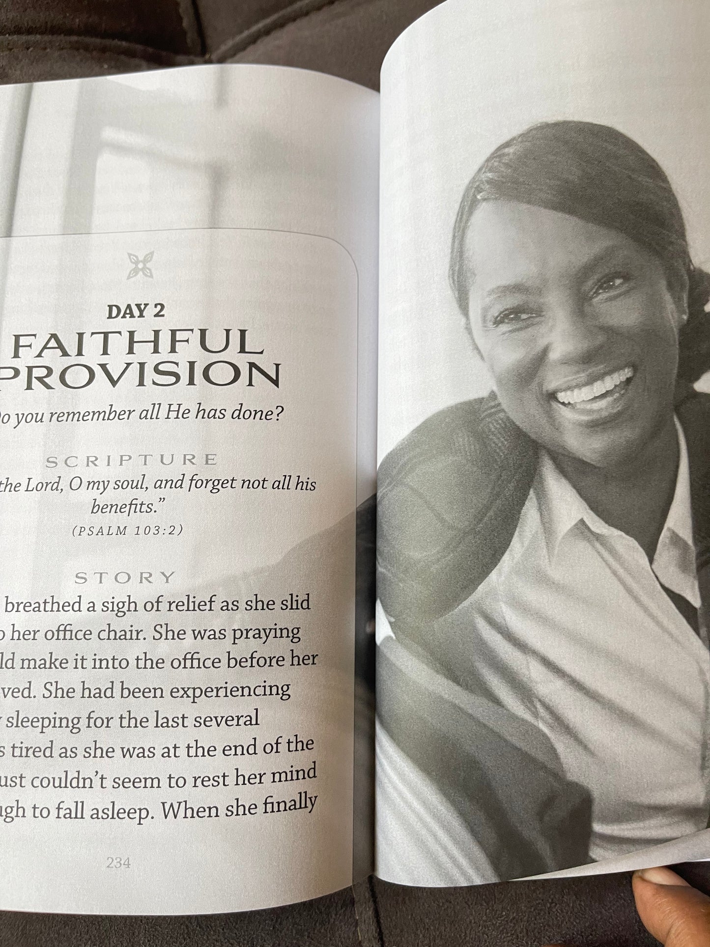 Women of Color Daily Devotional Fall #2 - 36- Pack